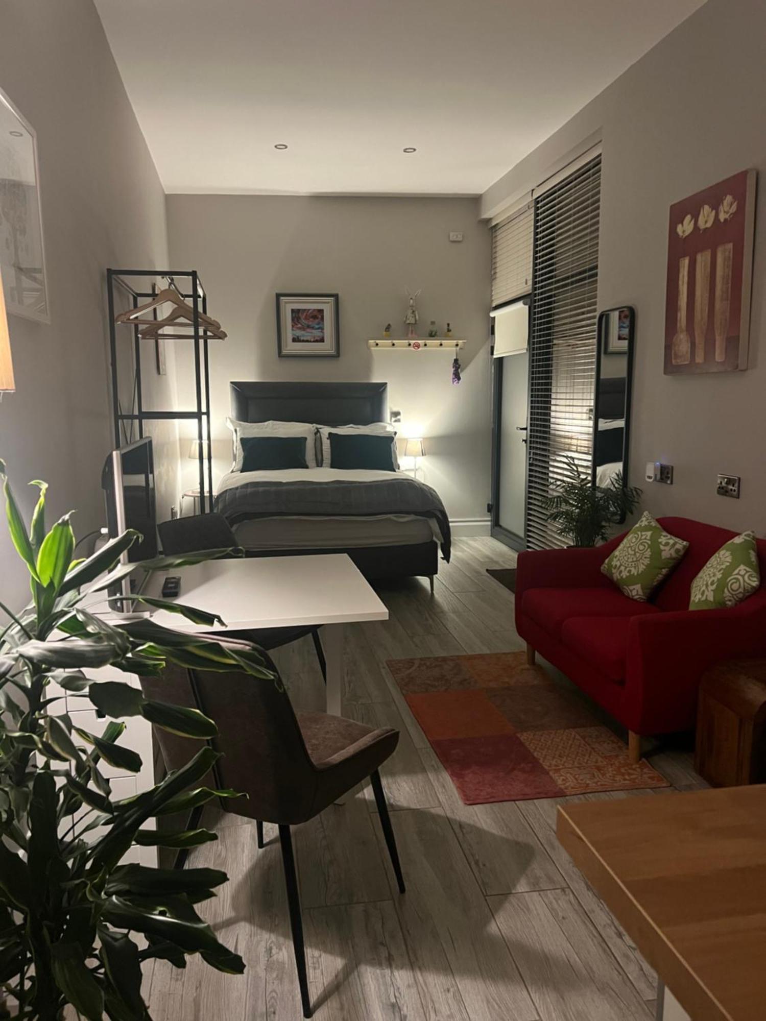 Hugo Mews Bright Studio Apartment ブレイ エクステリア 写真